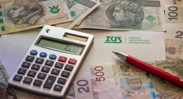 Świadczenie postojowe dla osób wykonujących umowy cywilnoprawne