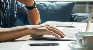 Faktura VAT bez własnej firmy