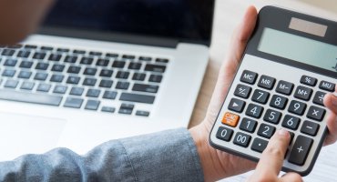 Jak wyliczyć VAT na fakturze?